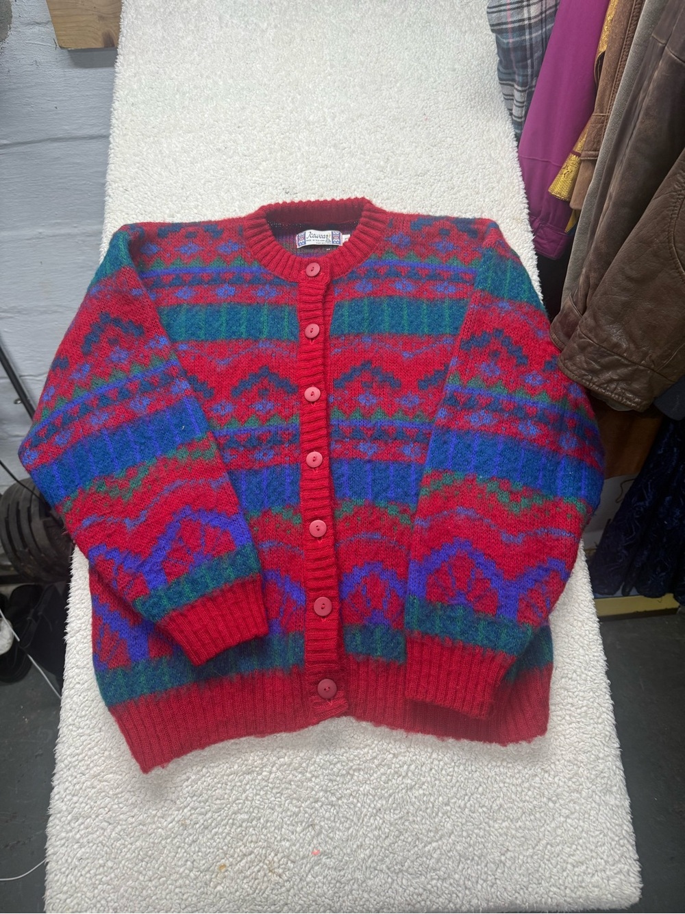 Icewear pure new wool Multi-Color Patterned Button-Up Sweater Red size Large
